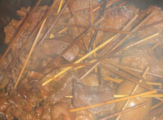 夜に、ご来店の方、カード1枚につき、串煮込み2本、プレゼント