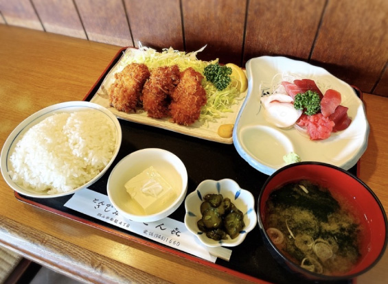 とんかつ　さしみ　とん㐂