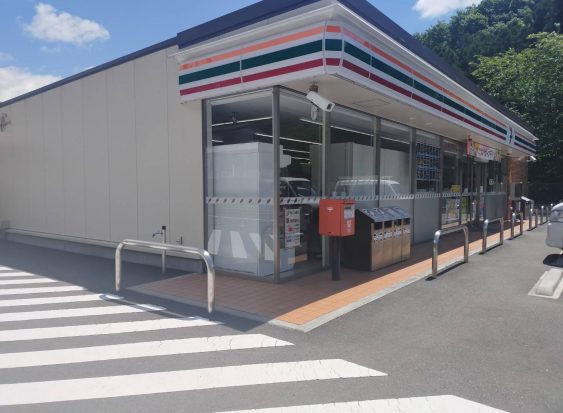 セブンイレブン三春桜川店