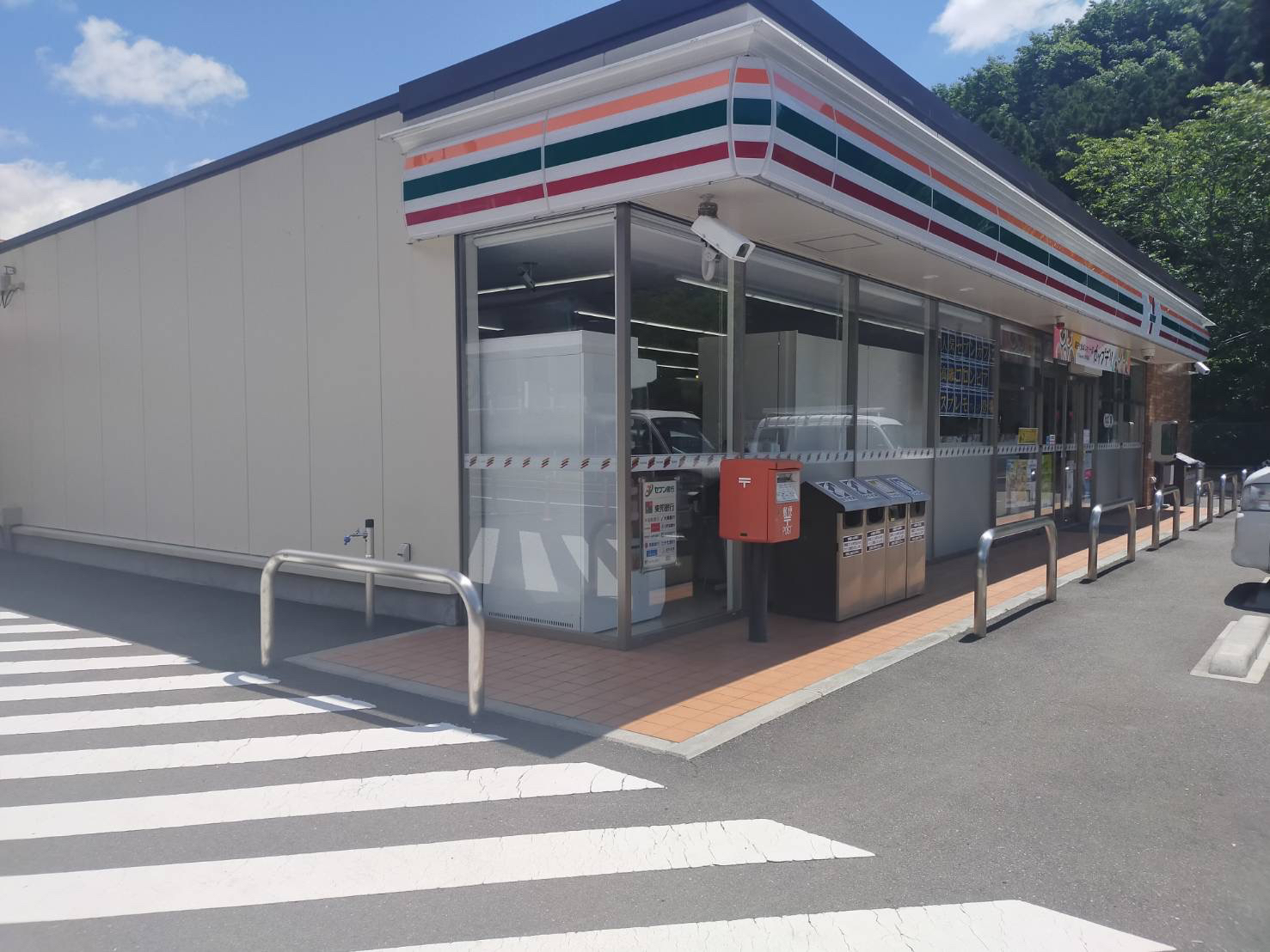 セブンイレブン三春桜川店