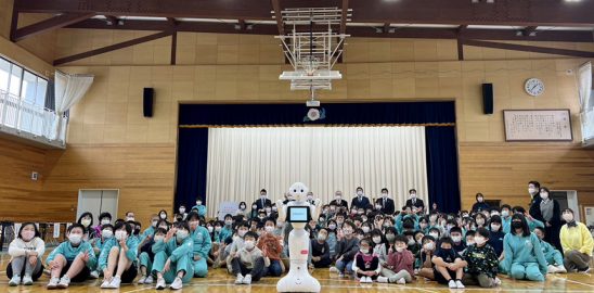 西田学園にてPepperの入校式が行われました