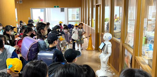 郡山市立富田小学校、3台目のPepperロボットが新たに入校