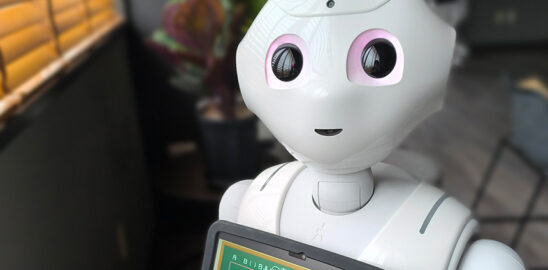各校で活躍中のPepperが、あの生成AIと出会いました！新Pepper、全力でお仕事準備中！